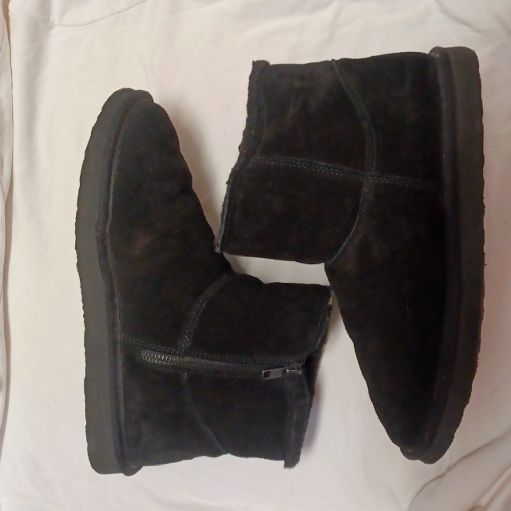 Bearpaw black boots